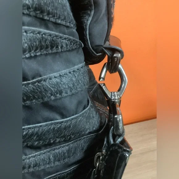 Givenchy Medium Nightingale Fur and Patent Bag - Picture 9 of 16